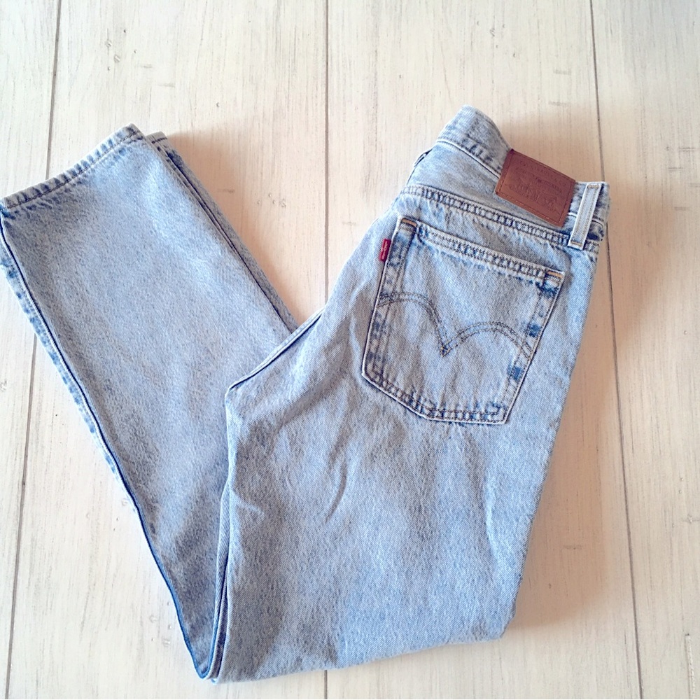 LEVI’S Wedgie Straight High Rise Jeans